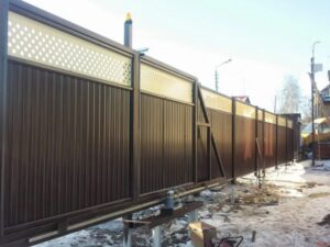 Откатные ворота на винтовых сваях с решетчатым верхом 4000х2000